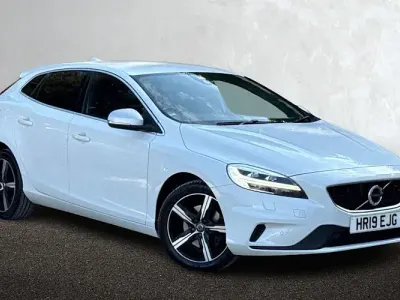 Begagnad Volvo V40 R-Design 122 HK (89 kW) 2019 Halvkombi
