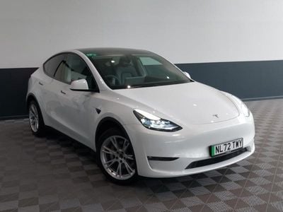 Used Tesla Model Y Long Range AWD 11 kW (15 HP) 2022 White SUV
