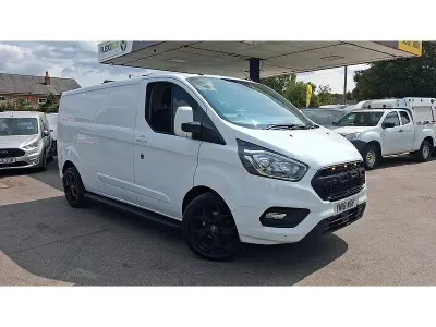 Used Ford Transit Custom Limited 130 HP (95 kW) 2018 White Van