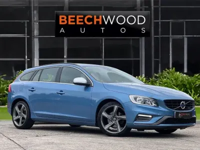 Usado Volvo V60 R-Design 115 HP (84 kW) 2014 Azul Carrinha