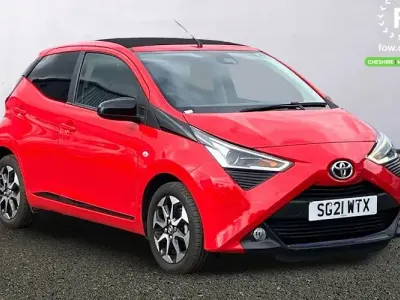 Used Toyota Aygo Trend 72 HP (52 kW) 2021 Red Hatchback
