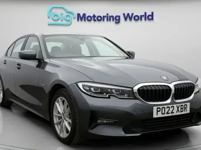 Begagnad BMW 330e 292 HK (214 kW) 2022 Grå Sedan