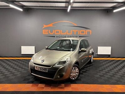 Used Renault Clio II Expression 111 HP (81 kW) 2010 Beige Hatchback
