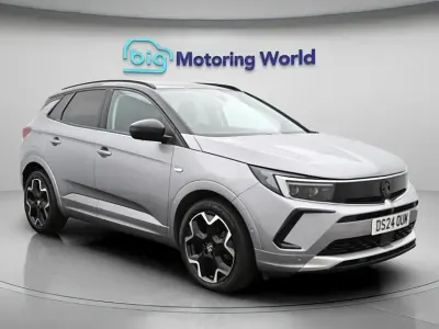 Second-hand Vauxhall Grandland X Ultimate 130 CP (95 kW) 2024 Gri SUV