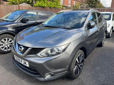 Used Nissan Qashqai Tekna 115 HP (84 kW) 2015 Grey SUV
