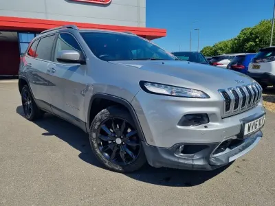 Begagnad Jeep Cherokee Limited 140 HK (102 kW) 2016 Grå SUV