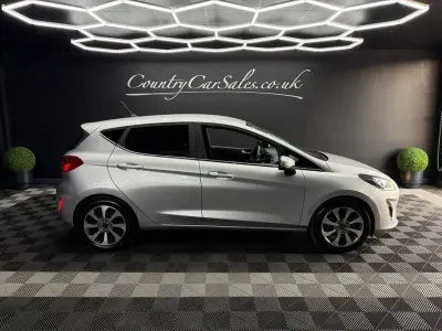 Second-hand Ford Fiesta Zetec 100 CP (73 kW) 2018 Argintiu Hatchback