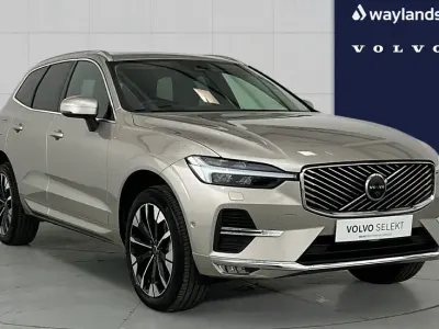 Używany Volvo XC60 Ultra 247 KM (181 kW) 2025 Złoty SUV