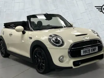 Gebraucht Mini Cooper S Classic 189 PS (139 kW) 2019 Weiß Kleinwagen
