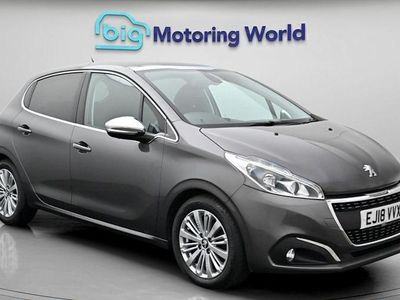 Second-hand Peugeot 208 Allure Premium 82 CP (60 kW) 2018 Gri Hatchback