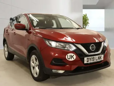 Begagnad Nissan Qashqai Acenta Premium 140 HK (102 kW) 2019 Röd SUV