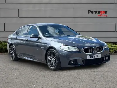 Begagnad BMW 520 M Sport 187 HK (137 kW) 2016 Grå Sedan