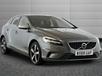 Begagnad Volvo V40 R-Design 122 HK (89 kW) 2018 Grå Halvkombi