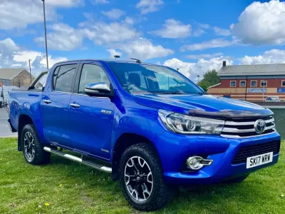 Used Toyota HiLux 150 HP (110 kW) 2017 Blue Pickup