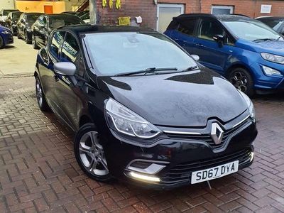 Used Renault Clio IV Dynamique 90 HP (66 kW) 2017 Black Hatchback