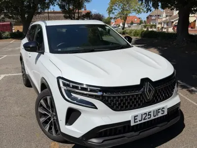 Used Renault Austral Techno 200 HP (147 kW) 2025 White SUV