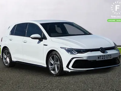 Second-hand VW Golf VIII R-line 150 CP (110 kW) 2023 Alb Hatchback