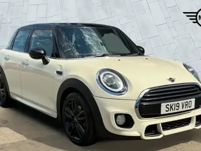 Used Mini Cooper Hatch 134 HP (98 kW) 2019 White Hatchback
