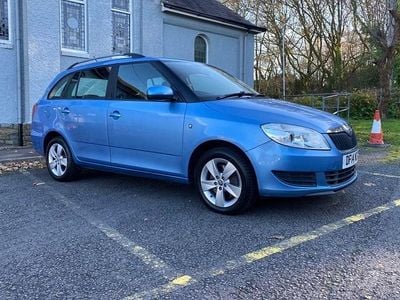 Used Skoda Fabia SE 105 HP (77 kW) 2014 Blue Estate