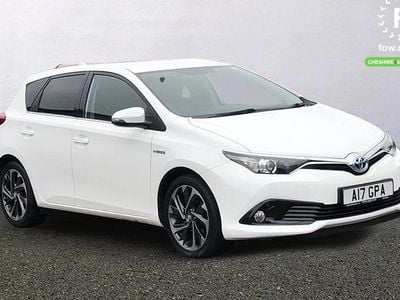 Used Toyota Auris Hybrid Design 136 HP (100 kW) 2016 White Hatchback