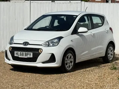 Used Hyundai i10 SE 87 HP (63 kW) 2019 White Hatchback