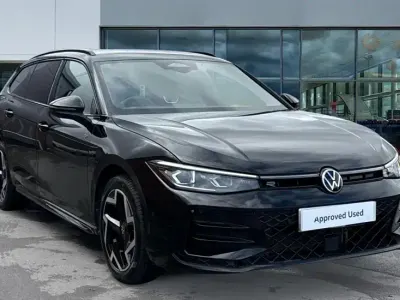 Used VW Passat R-line 204 HP (150 kW) 2025 Grenadilla black metallic Estate