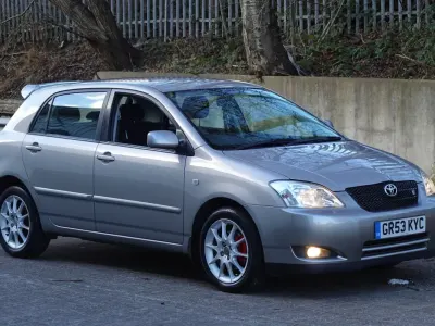 Used Toyota Corolla Sport 192 HP (141 kW) 2004 Silver Hatchback
