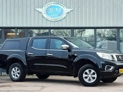Używany Nissan Navara Acenta 2016 Czarny Pickup