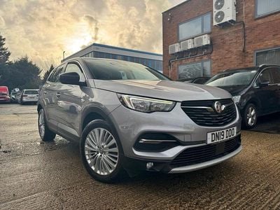 Used Vauxhall Grandland X Sport 130 HP (95 kW) 2019 Grey SUV