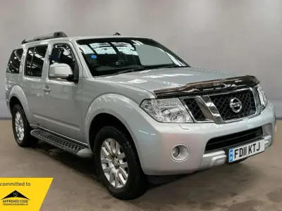 Used Nissan Pathfinder Tekna 190 HP (139 kW) 2011 Silver SUV