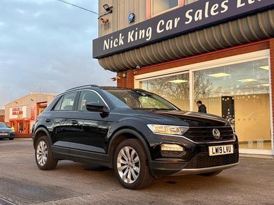 Deep black pearl Used 2019 VW T-Roc SE SUV | £11,775 (Fair price)