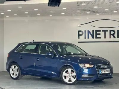 Second-hand Audi A3 Sportback Sport 105 CP (77 kW) 2014 Albastru Hatchback