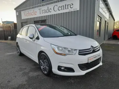 Used Citroën C4 SELECTION 120 HP (88 kW) 2014 White Hatchback