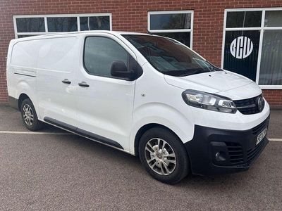 Used Vauxhall Vivaro S 120 HP (88 kW) 2020 White MPV