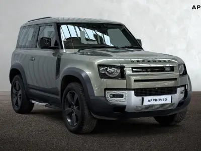 Used Land Rover Defender HSE 2023 Pangea green SUV