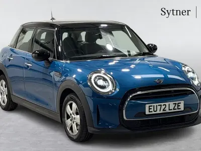 Używany Mini Cooper Classic 134 KM (98 kW) 2022 Niebieski Hatchback