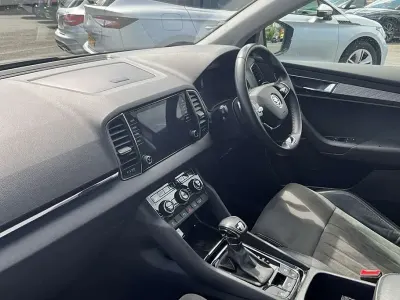Gebraucht Skoda Karoq SE L 150 PS (110 kW) 2023 Grau SUV