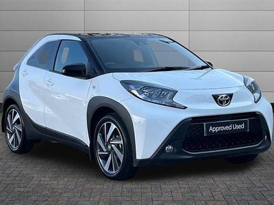Used Toyota Aygo X 72 HP (52 kW) 2025 Pure white with black SUV