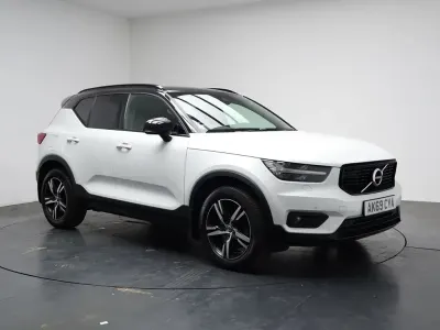 Used Volvo XC40 R-Design 247 HP (181 kW) 2019 White SUV