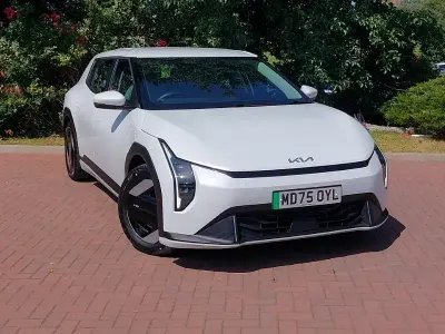 Used Kia EV4 Air 147 kW (201 HP) 2026 White Hatchback
