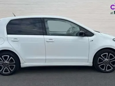 Używany VW up! R-line 65 KM (47 kW) 2021 Biały Hatchback