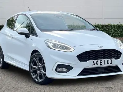 Usado Ford Fiesta ST-Line 101 HP (74 kW) 2018 Branco Citadino