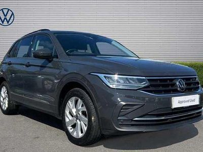 Second-hand VW Tiguan Life 150 CP (110 kW) 2022 Gri SUV