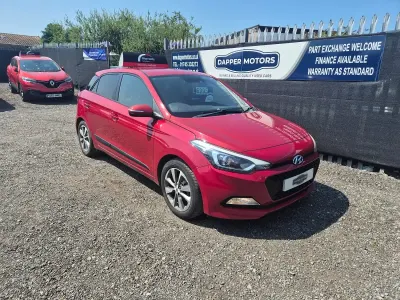 Used Hyundai i20 Premium 84 HP (61 kW) 2017 Red Hatchback