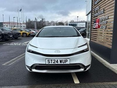 Used Toyota Prius 220 HP (161 kW) 2024 White Hatchback