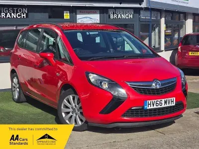 Usado Vauxhall Zafira Tourer Design Edition 140 HP (102 kW) 2016 Vermelho Monovolume