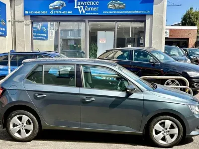 Usado Skoda Fabia SE 90 HP (66 kW) 2015 Cinzento Citadino