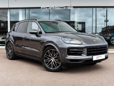 Begagnad Porsche Cayenne 2024 Grå SUV