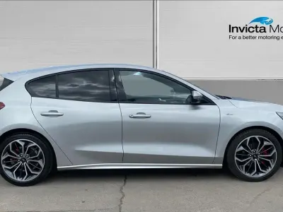 Used Ford Focus ST-Line X 155 HP (114 kW) 2023 Silver Hatchback