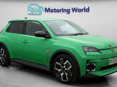Used Renault 5 E-Tech Urban 89 kW (122 HP) 2025 Green Hatchback
